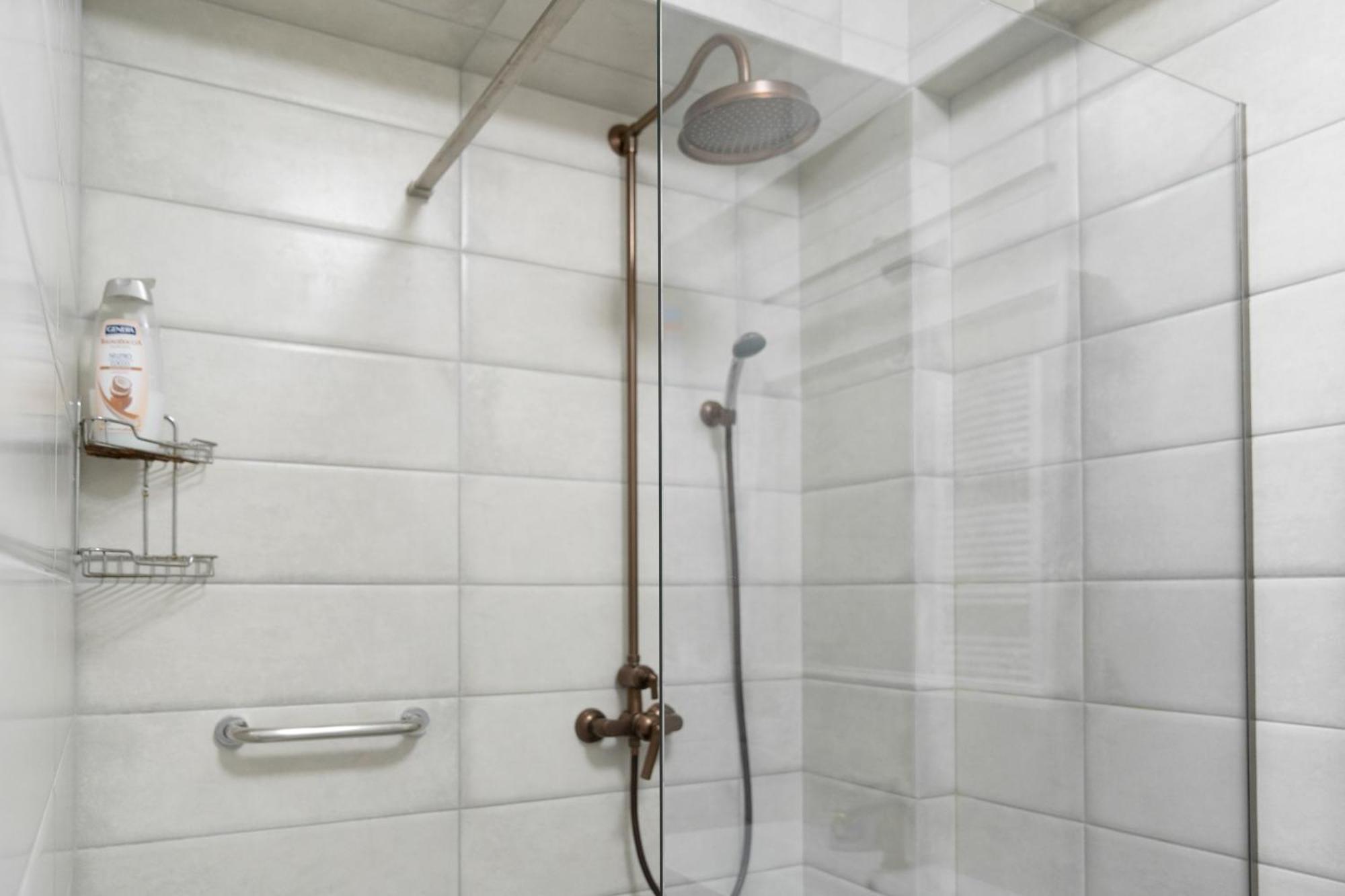 Glass New Apartments Ultracentral Chisinau Ngoại thất bức ảnh