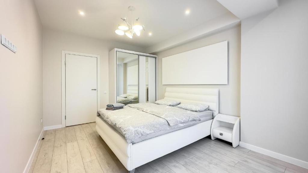 Glass New Apartments Ultracentral Chisinau Ngoại thất bức ảnh