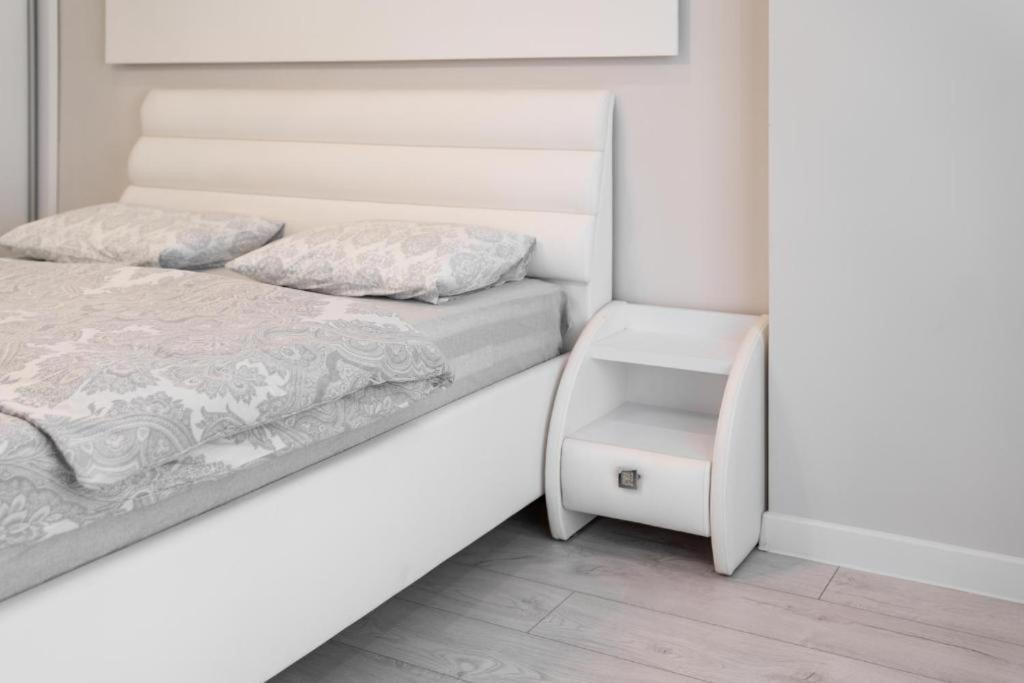 Glass New Apartments Ultracentral Chisinau Ngoại thất bức ảnh