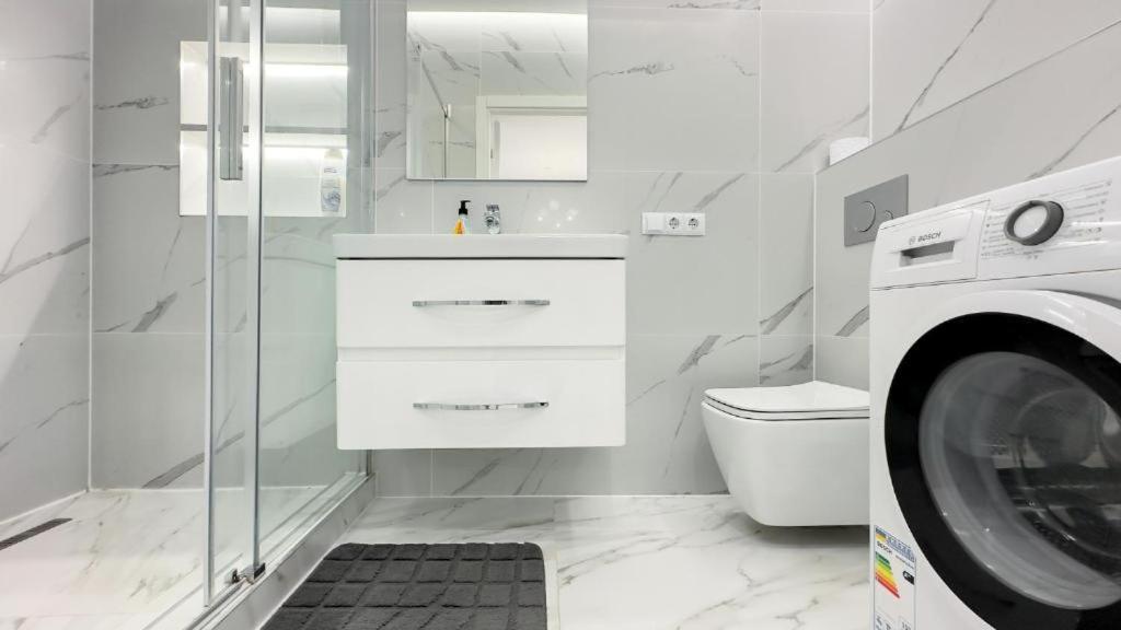 Glass New Apartments Ultracentral Chisinau Ngoại thất bức ảnh