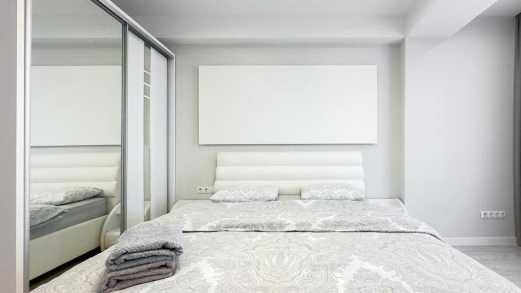 Glass New Apartments Ultracentral Chisinau Ngoại thất bức ảnh